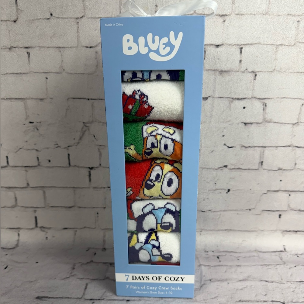 Bluey 7 Days of Cozy Crew Socks Women’s 4-10 Gift Set Christmas